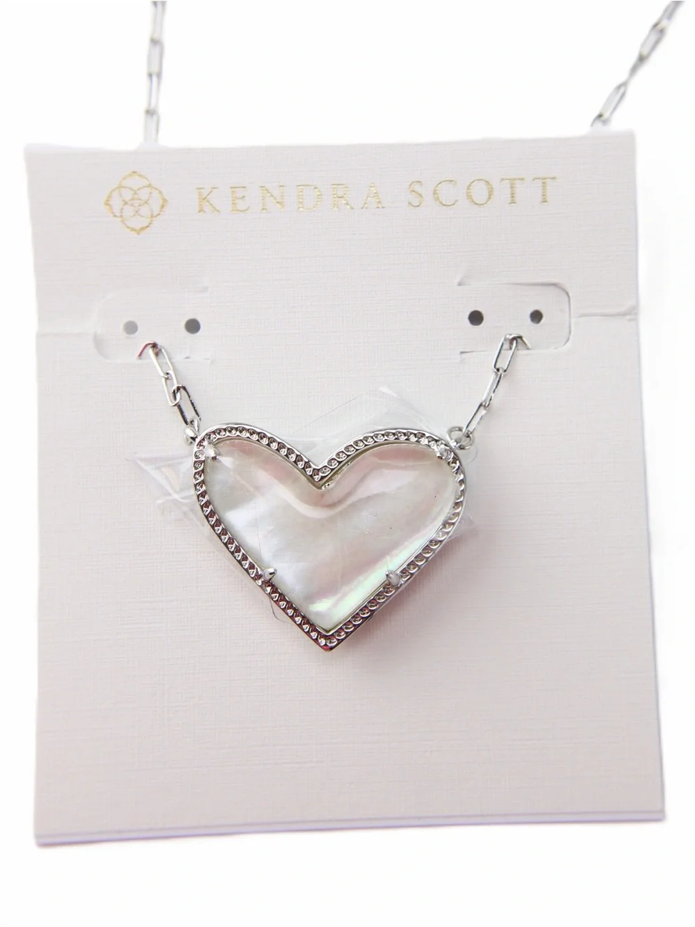 NWOT Kendra Scott Ari Heart Statement Silver Short Pendant Necklace